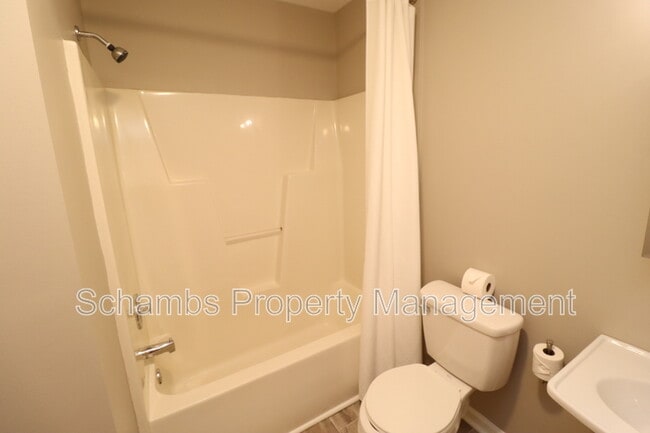 Building Photo - 2023 Bulon Dr