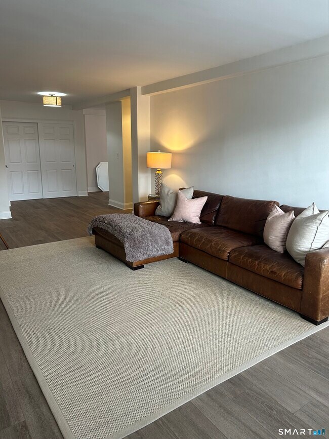 Building Photo - 700 Summer St