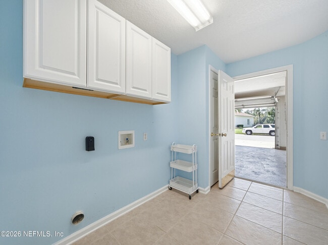 Building Photo - 1380 Fairway Village Dr