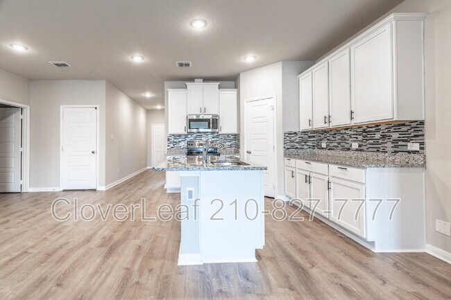 Building Photo - 940 Windflower