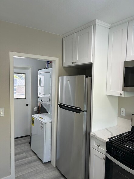 Building Photo - 2541 Walnut St