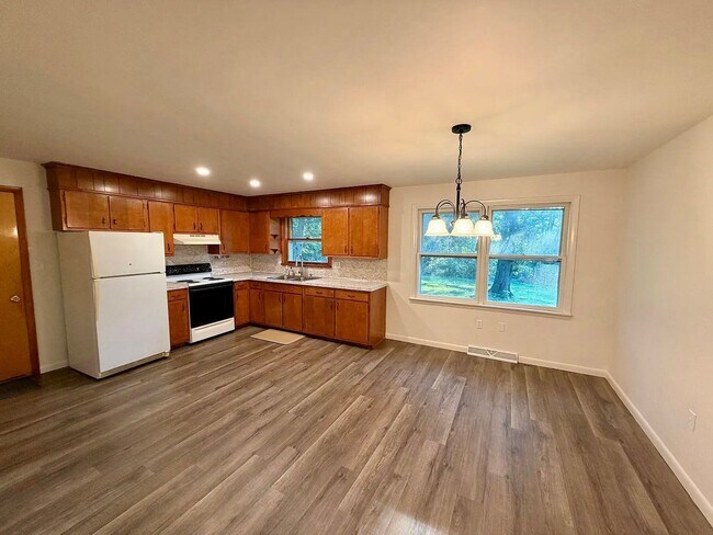 Building Photo - 329 Fairview Dr