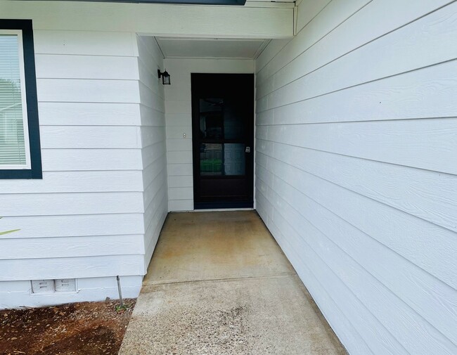 Building Photo - Wonderful South Salem Home in great neighborhood.