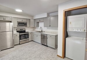 Building Photo - 197 Flintridge