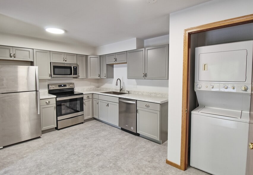 Building Photo - 197 Flintridge