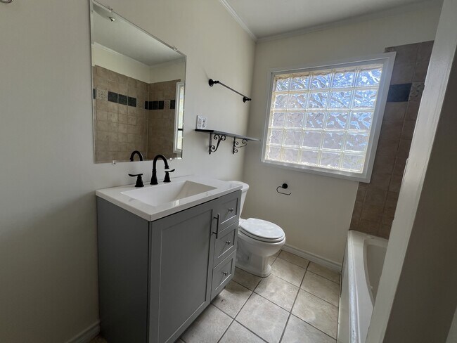 Building Photo - 2510 29th St