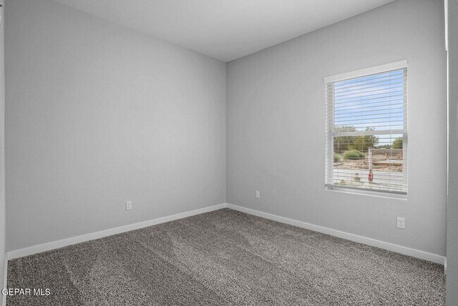 Building Photo - 11492 Summer Dr