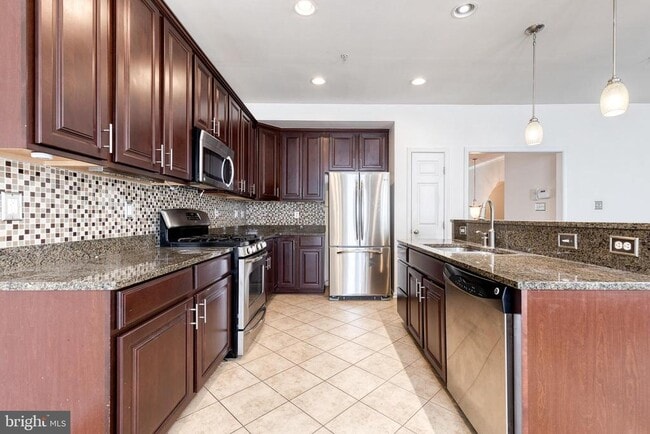 Building Photo - 7558 Stoney Run Dr