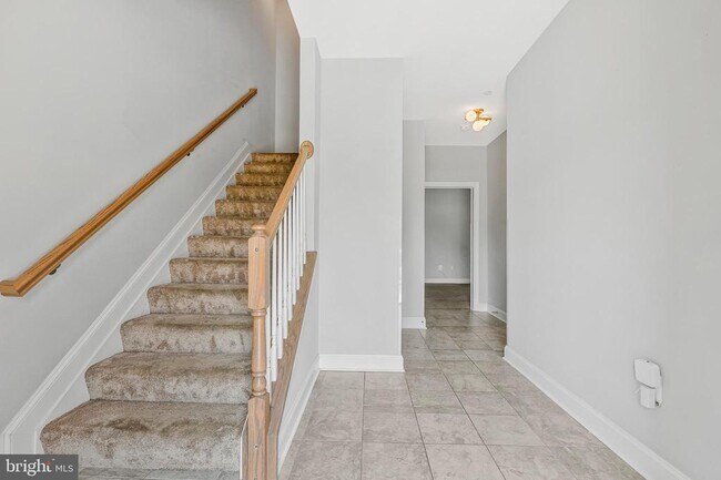Building Photo - 947 Rye Dr