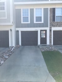 Building Photo - Beautiful 2BR/1.5B Town Home! AVAIL 09/15