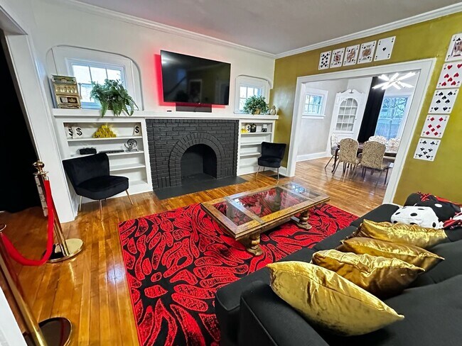 Building Photo - Charming Cleveland Heights Home in Prime Location