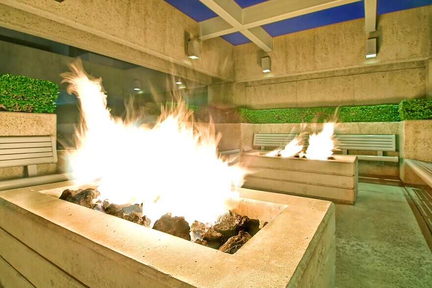 Building Photo - 700 Front St