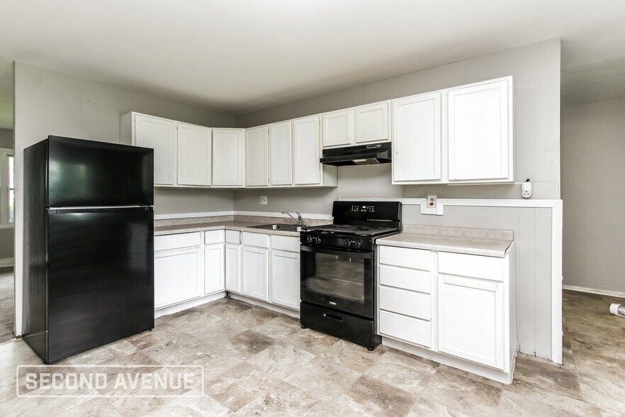 Building Photo - 3728 N Brentwood Ave