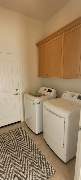 Building Photo - 2970 Garnet Way