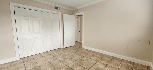 Building Photo - 248 NE 12th St