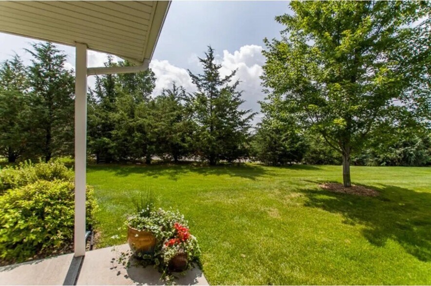 Building Photo - 14 Bridgewater Trl