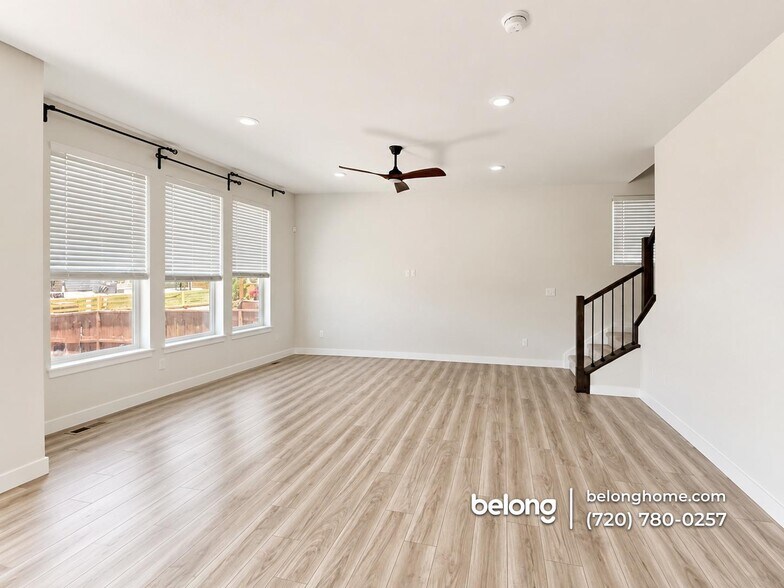 Building Photo - 10205 Uvalda St