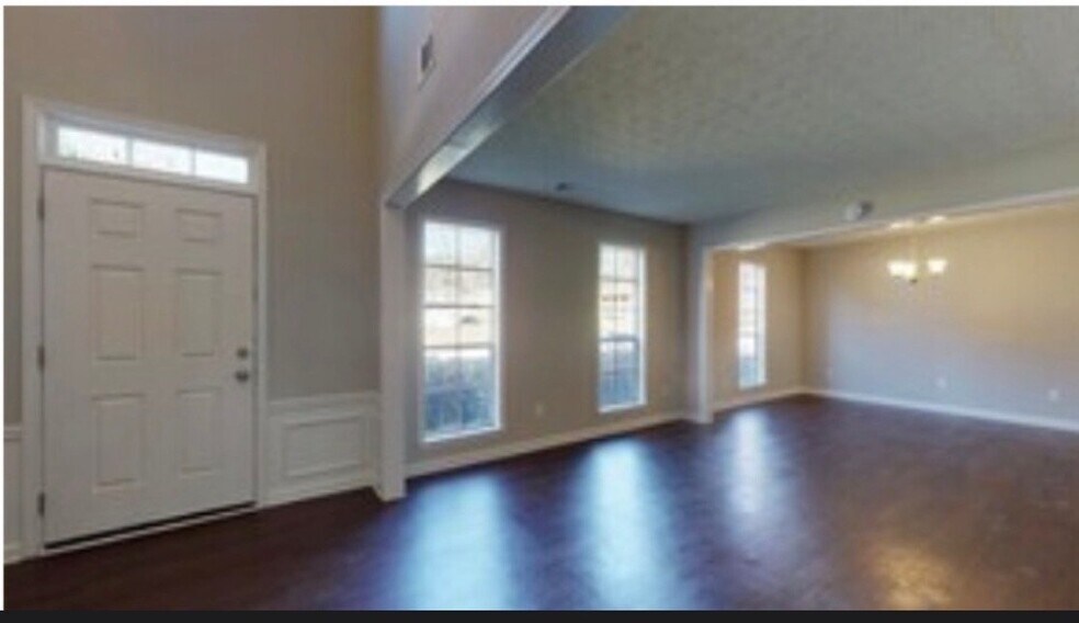 Building Photo - 4084 Pinehurst Valley Dr