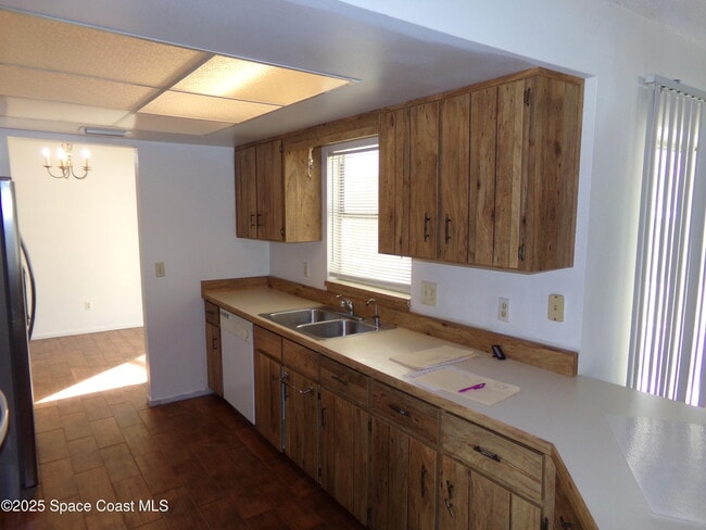 Building Photo - 1540 Fairlee Ave NW