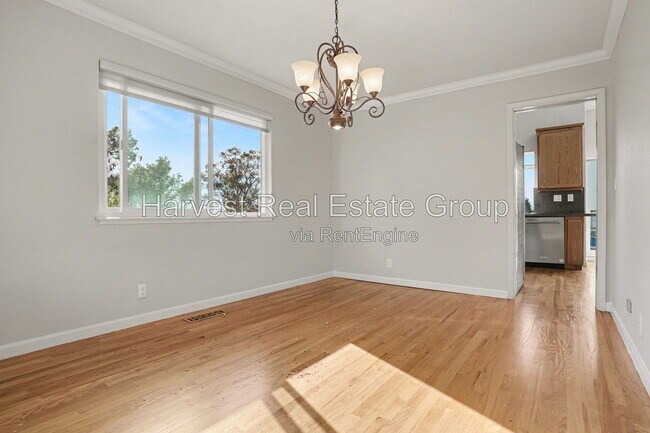 Building Photo - 2652 Hillcrest Ave