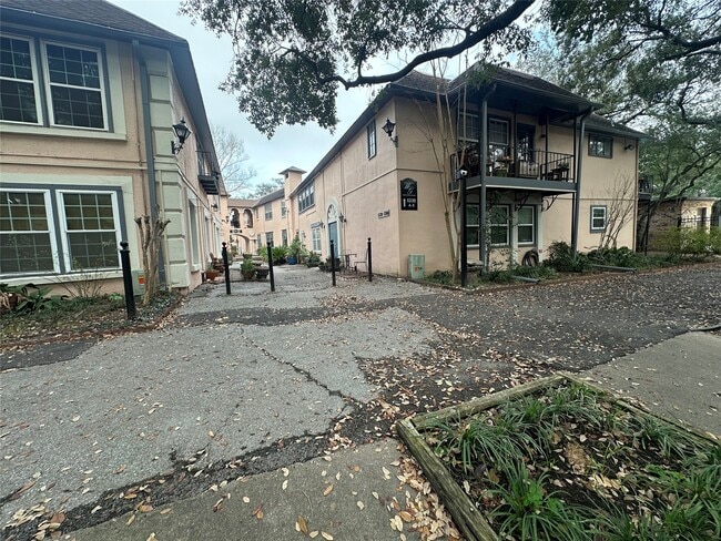 Building Photo - 5238 Arboles Dr