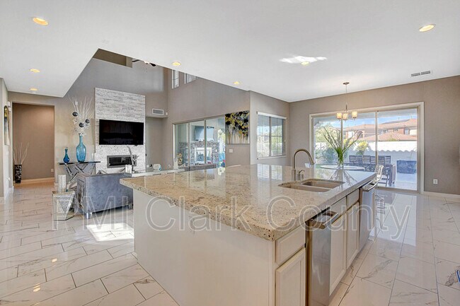 Building Photo - 320 Oakrun Ct