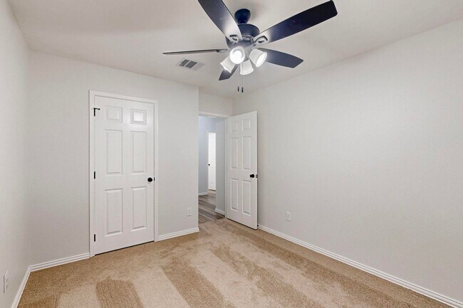 Building Photo - 123 Hackberry Trail
