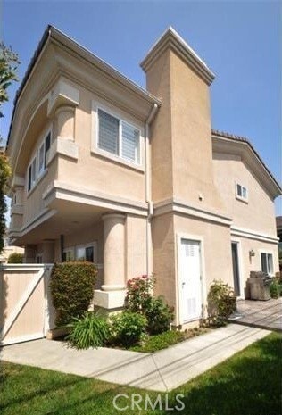 Building Photo - 2310 Voorhees Ave