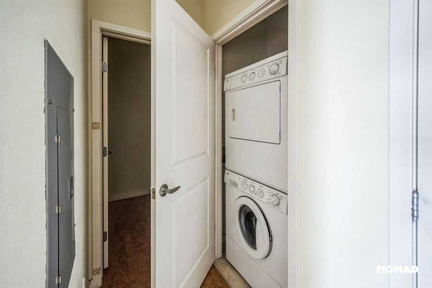 Building Photo - 4100 N Albion St