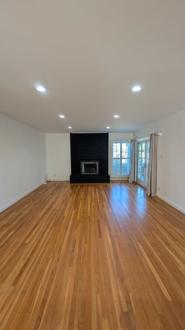 Building Photo - 829 Pordon Ln