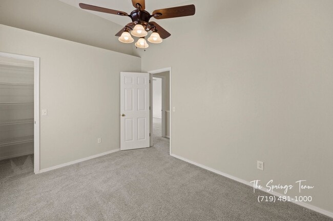 Building Photo - Spacious Ranch-Style 5-Bedroom in The Heig...