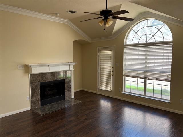 Building Photo - 3013 Foxhollow Dr