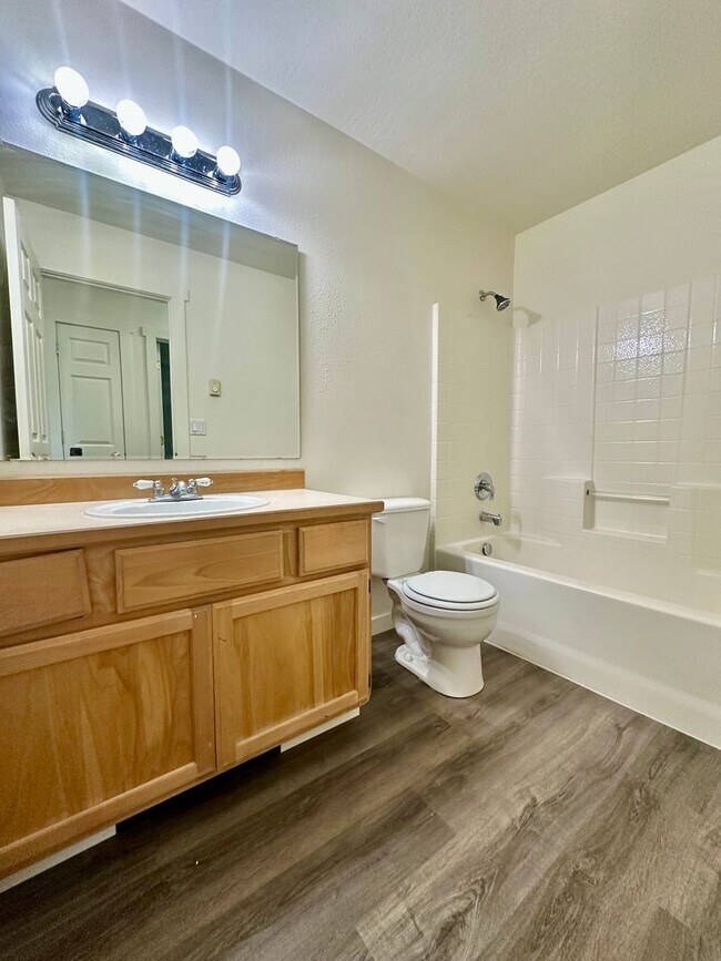 Building Photo - 3 bedroom ranch style home- Newly Renovated!!