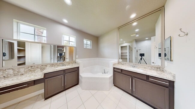 Building Photo - 4BD/3BA Single Family Home with Pool & Office/Den  ** Lawn Care & Pool Care Included **