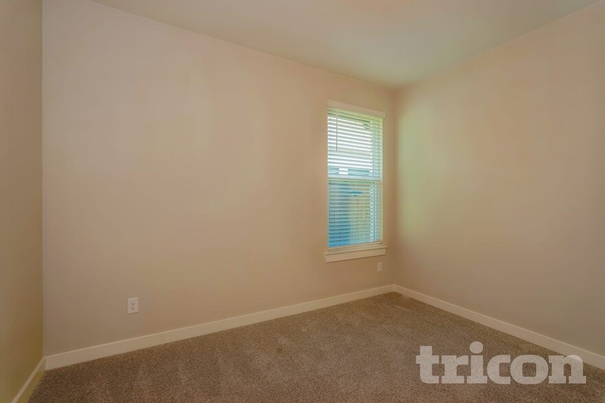 Building Photo - 8204 Brookhaven Dr