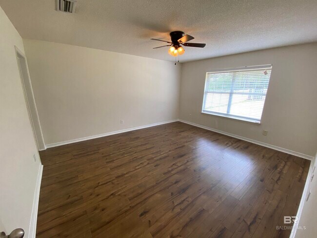 Building Photo - 7960 Eagle Creek Dr