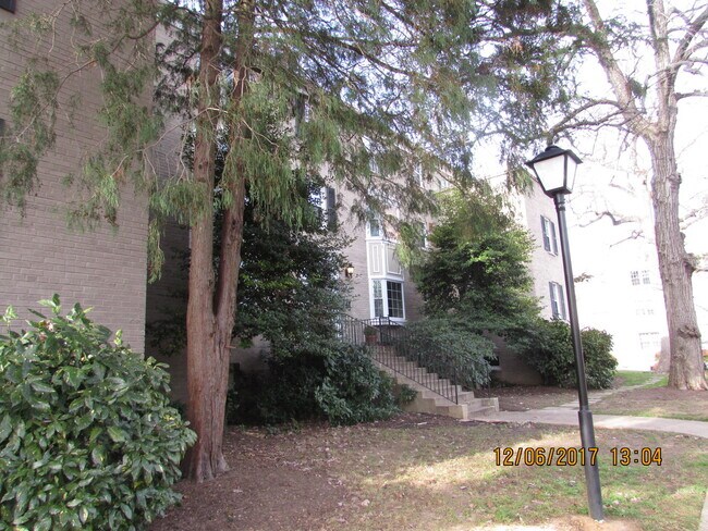 Building Photo - 808 S Arlington Mill Dr