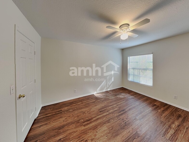 Building Photo - 7636 Connemara Ave