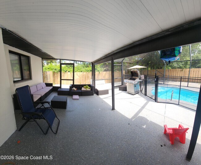 Building Photo - 462 Breakwater St SE