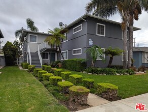 Building Photo - 8818 Ramsgate Ave