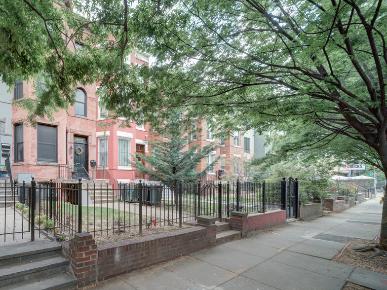 Primary Photo - 1022 Park Rd NW