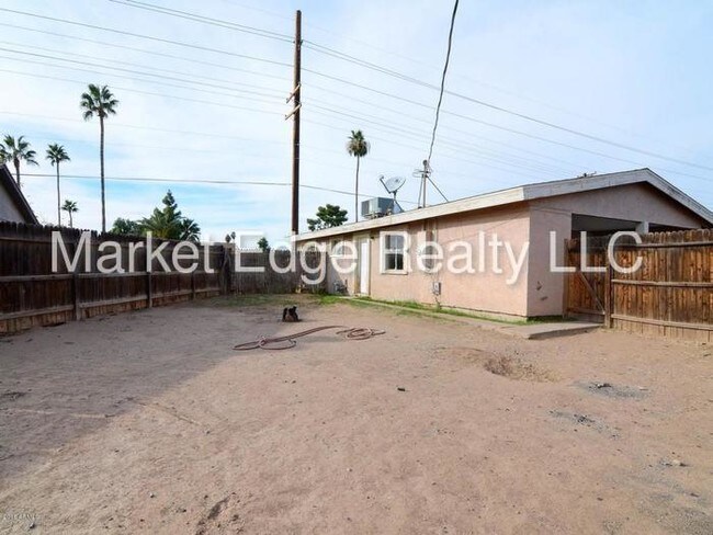 Building Photo - 3843 W Ruth Ave