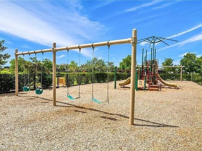Building Photo - 14672 Edgewater Cir