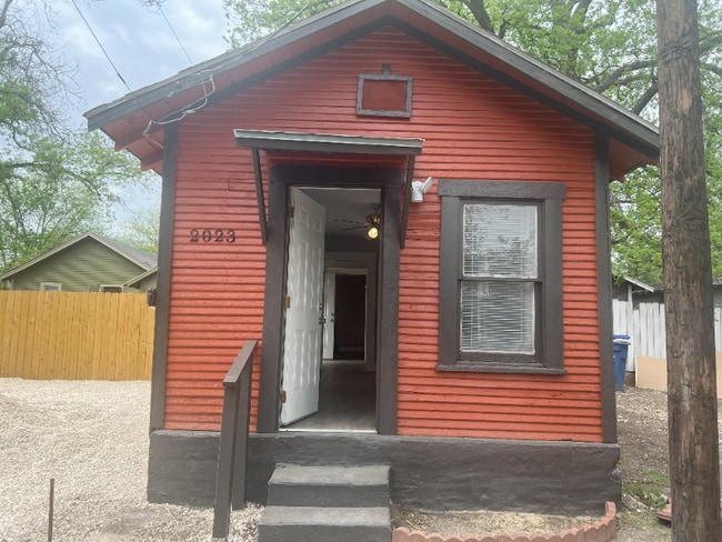 Building Photo - 2023 Beaver Ln