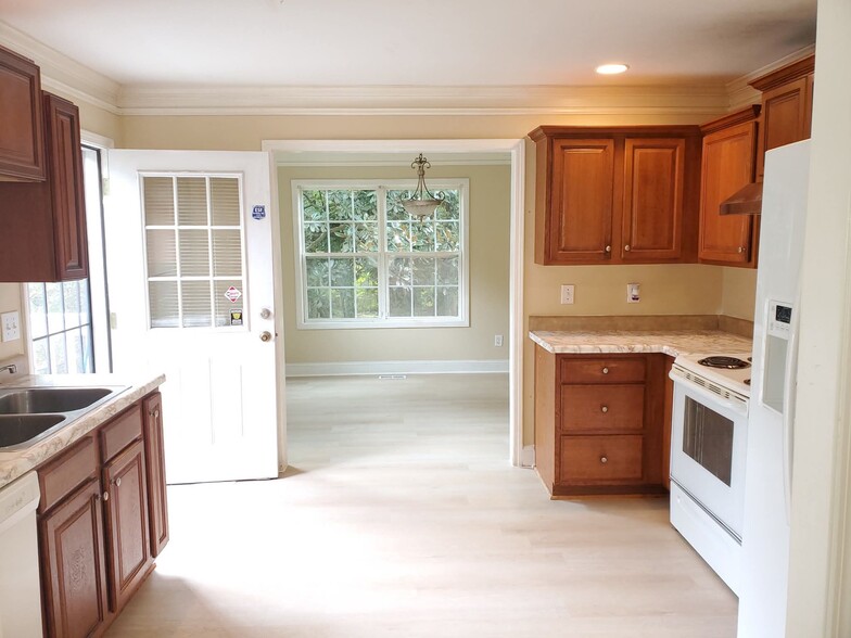 Building Photo - 1456 Kennesaw Dr NW