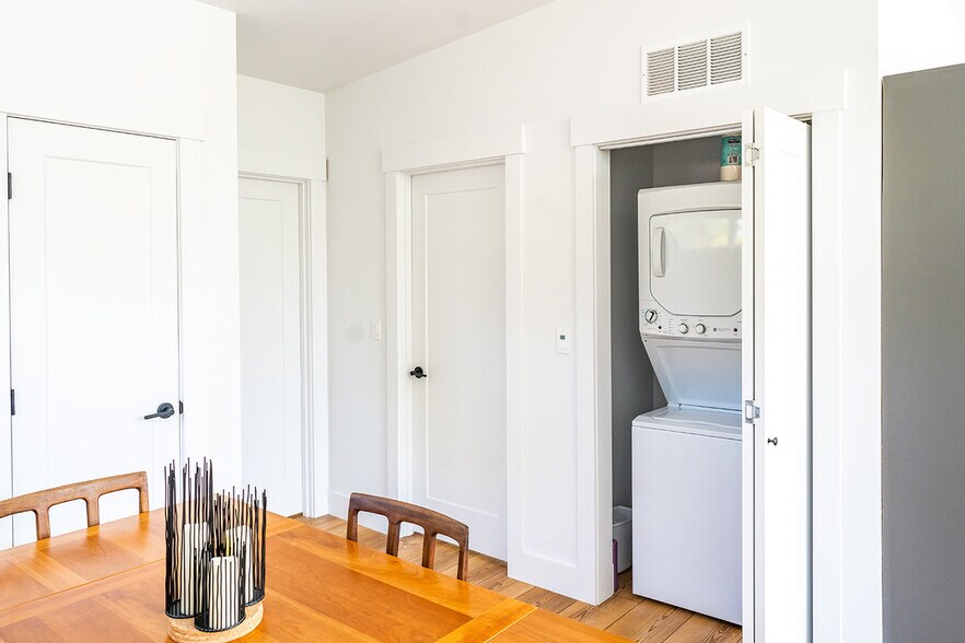 Building Photo - 10446 NE 110th St