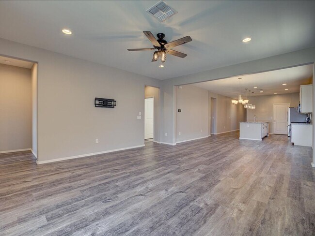 Building Photo - 14266 E Hub Dr