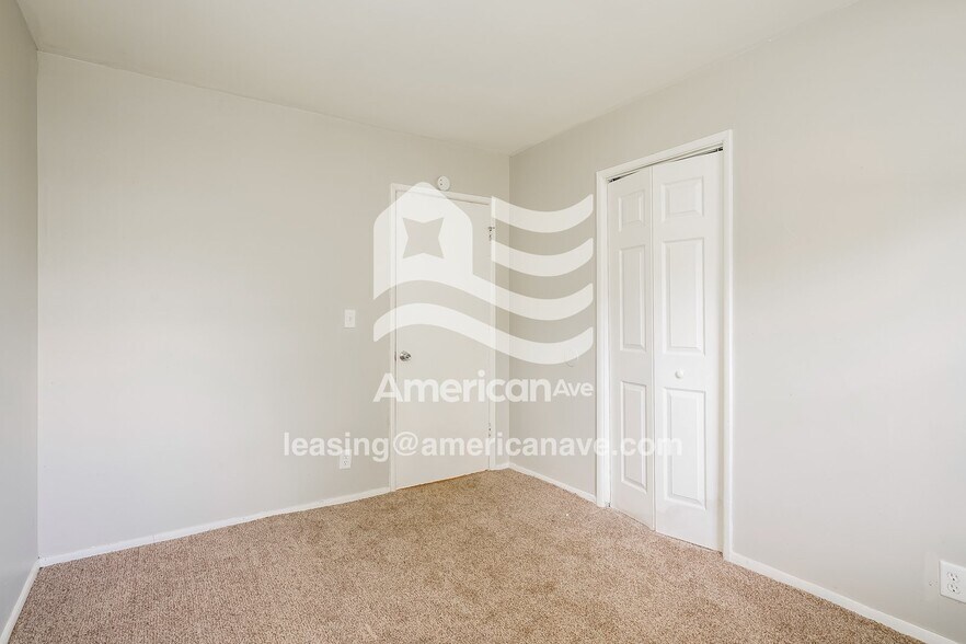 Building Photo - 3125 Hart Dr