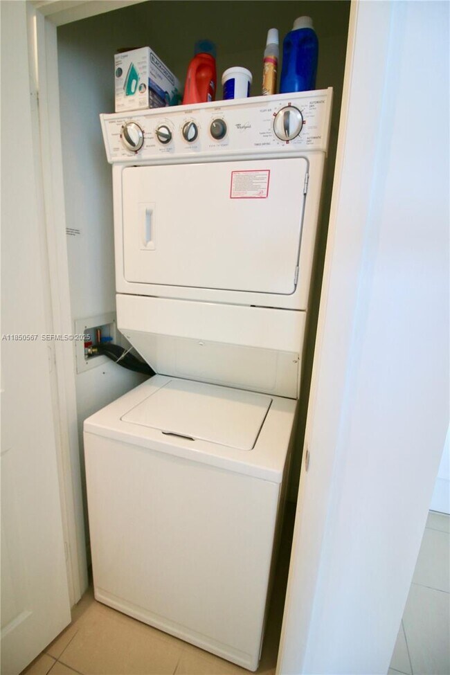 Building Photo - 1945 S Ocean Dr