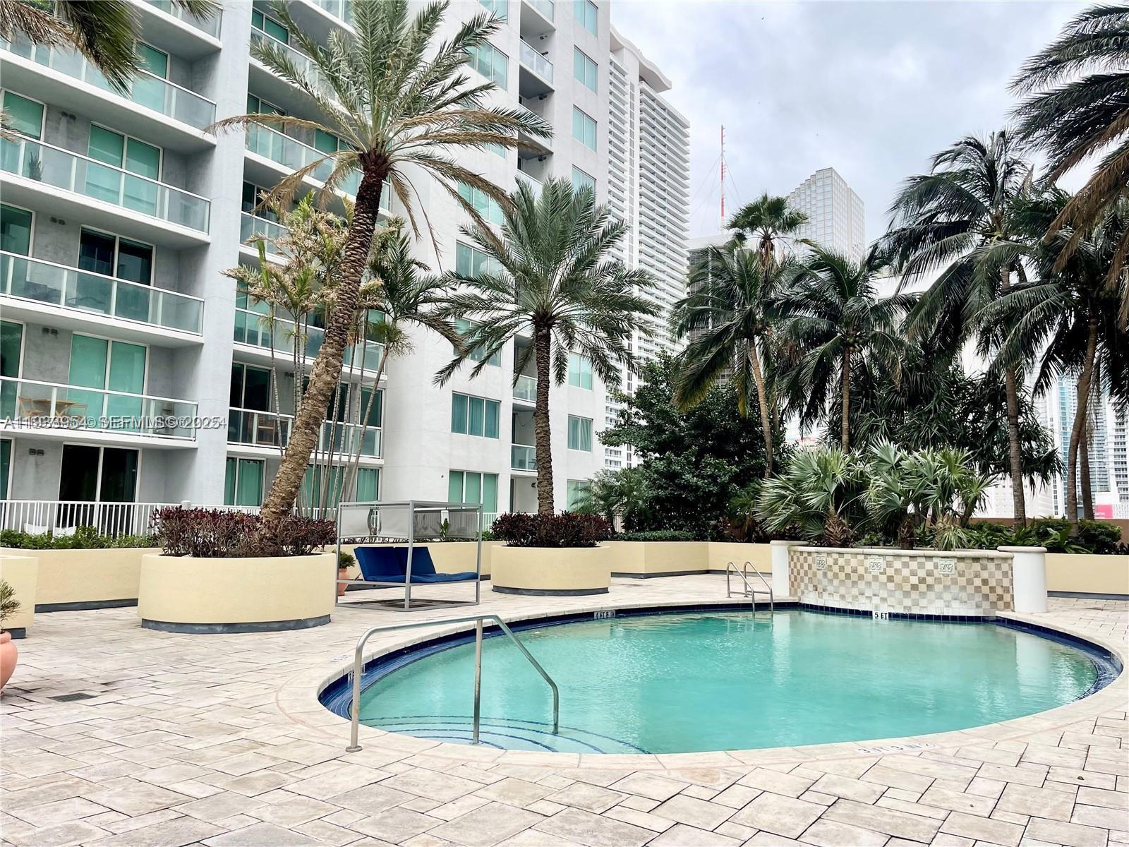 Building Photo - 253 NE 2nd St